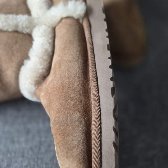 UGG Carter Womens Chestnut Sheepskin Boots Size 5 - Picture 8 of 11